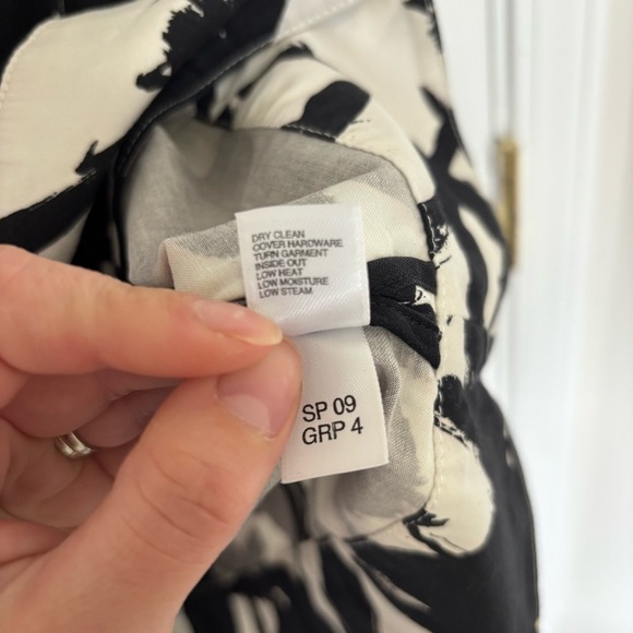 SoCa St. John Black White Patterned Dress Size Small FLAW - Picture 9 of 14